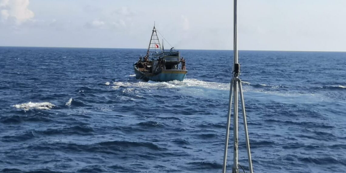 TNI AL Tangkap Kapal Ikan Vietnam Di ZEE Natuna Utara