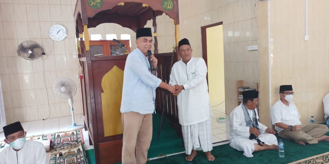 Untuk Mempererat Ikatan Tali Silaturahmi Bupati Natuna Memperkenalkan Para Kepala Dinas Ke Masyarakat