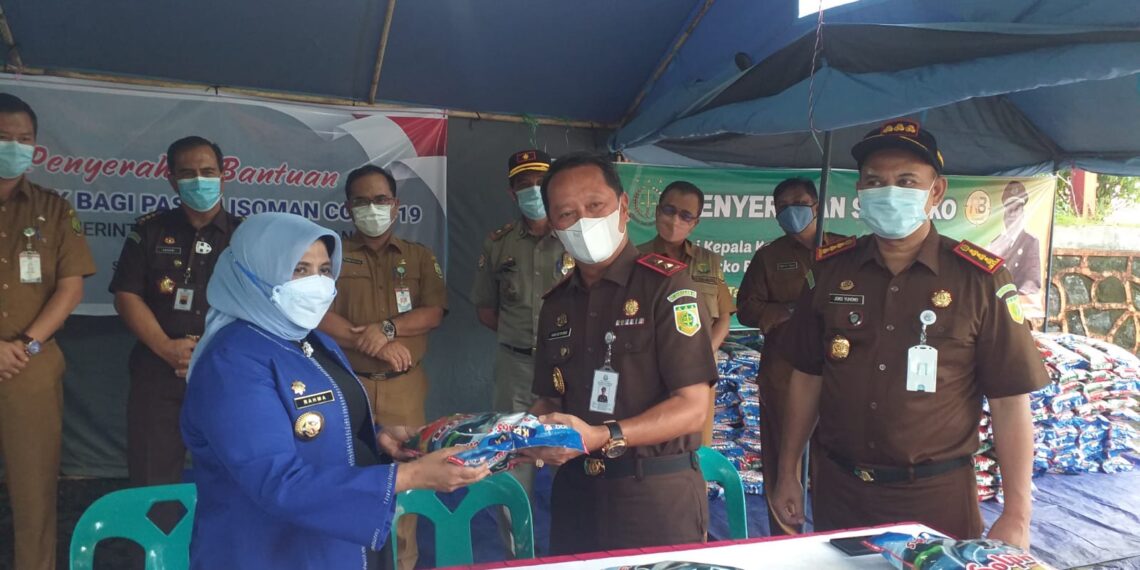 Kejati Kepri Bantu Dapur Umum Tanjungpinang 1,5 Ton Beras