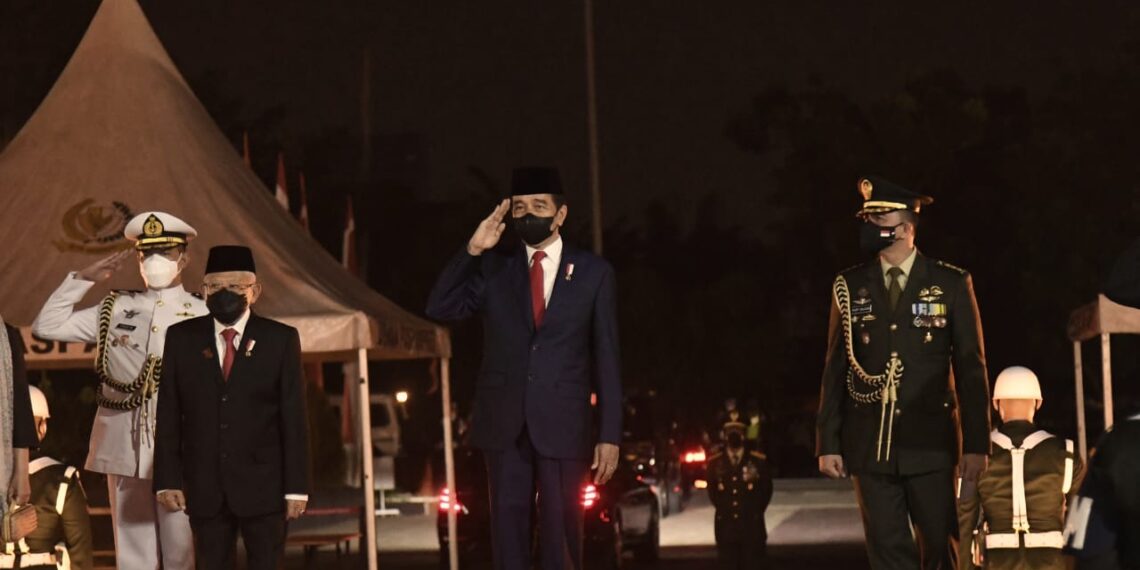 Pimpin Apel Kehormatan dan Renungan Suci di TMP Kalibata, Presiden Doakan Arwah Para Pahlawan