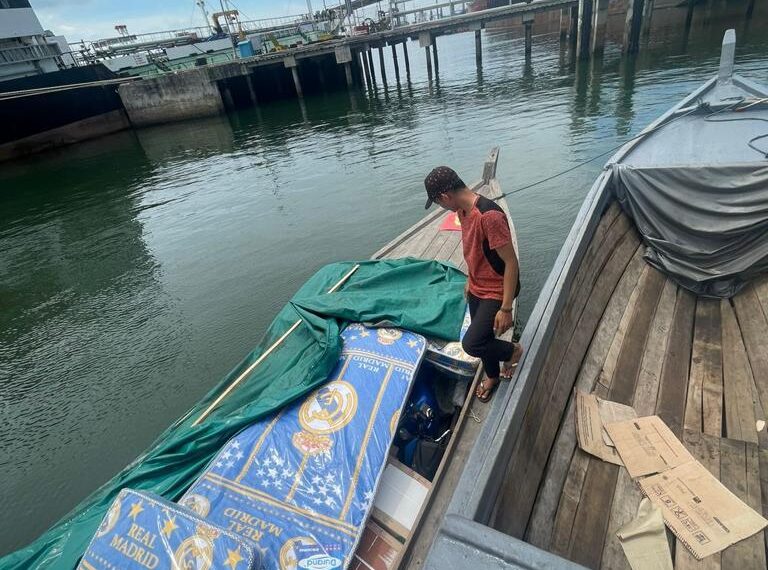 Ratusan Slop Rokok dan Miras Ilegal Diamankan BC Batam