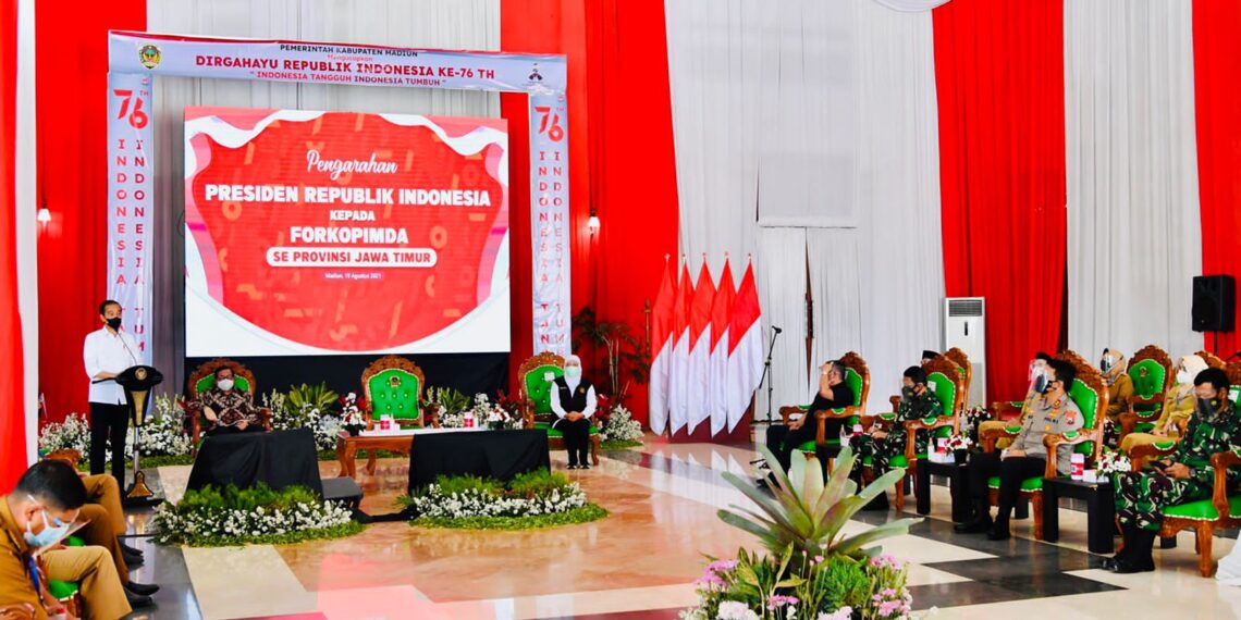 Presiden Ingatkan Forkopimda Tetap Hati-Hati Meski BOR dan Kasus Aktif Menurun