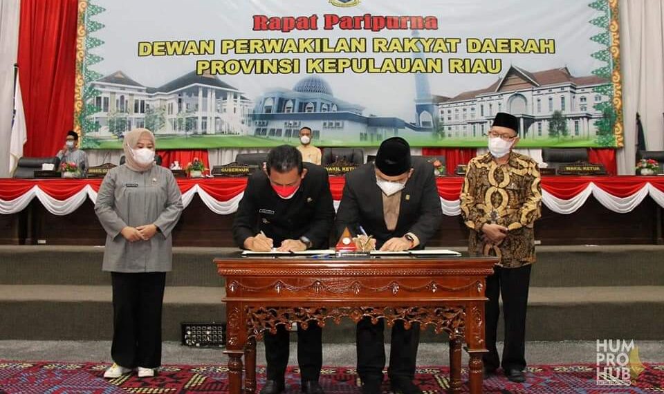 DPRD Sahkan 22 Ranperda Susunan Perangkat Daerah Kepri