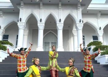 Sangar Seni Wansendari Peringkat I Lomba Tari Daerah.