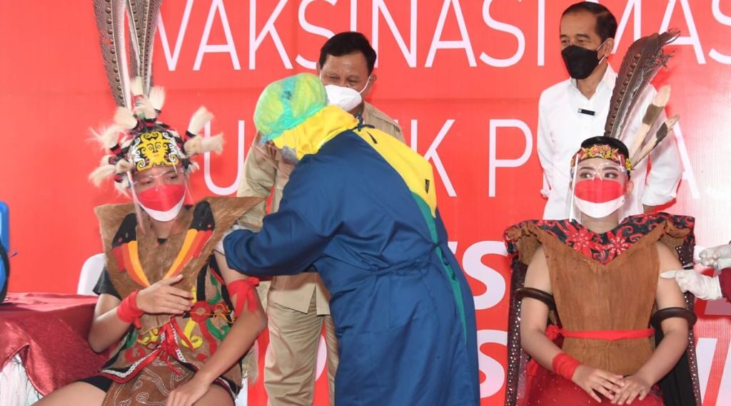 Presiden Joko Widodo Tinjau Vaksinasi Pelajar di Kota Samarinda