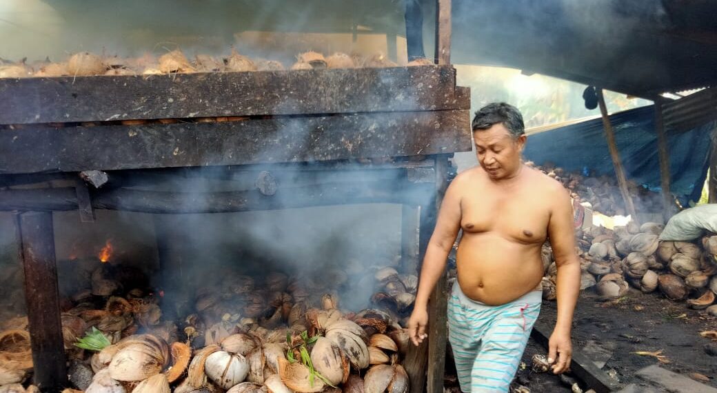 Kopra, Komoditi Unggulan Petani Natuna Yang Terabaikan
