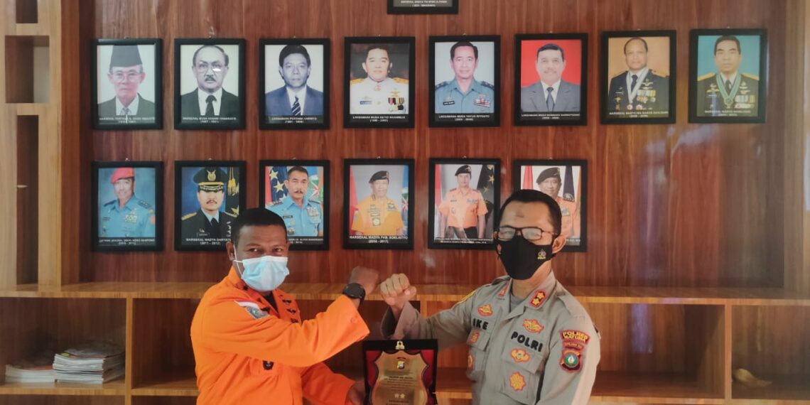 Tingkatkan Sinergitas, Kapolres Natuna Bertandang ke Kantor KPP Basarnas Natuna 