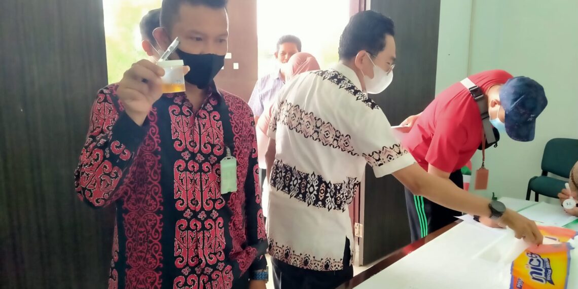 Anggota PN Tanjungpinang di Lakukan Tes Urine oleh BNNK Tanjungpinang