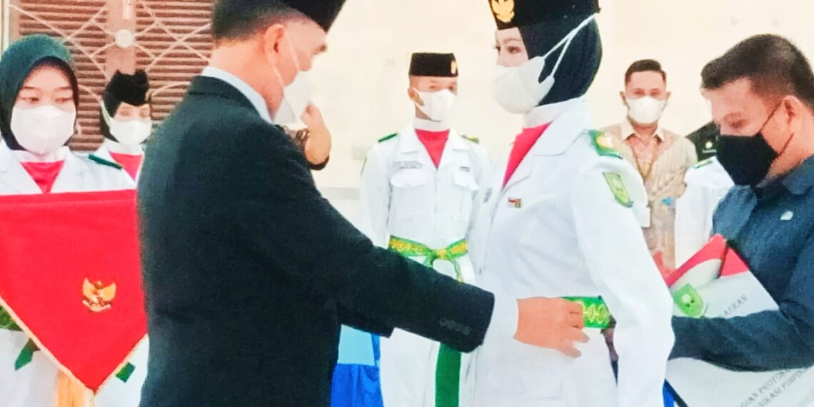 Dikukuhkan Bupati Natuna, 33 Anggota Paskibra Siap Jalankan Tugas