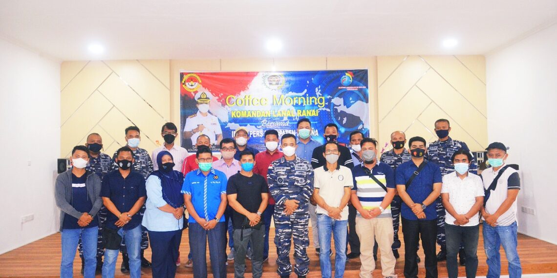 HUT TNI AL Ke 76 Danlanal Undang Insan Pers Perbatasan Natuna Coffee Morning Bersama