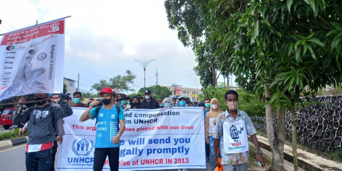 Ratusan Warga Afganistan Ujuk Rasa Lagi, Merasa Disandera Oleh UNHCR
