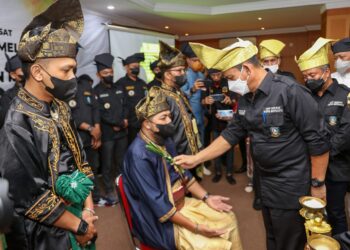 Gubernur Kepri Hadiri Pengukuhan dan pelantikan Geram Periode 2021-2026