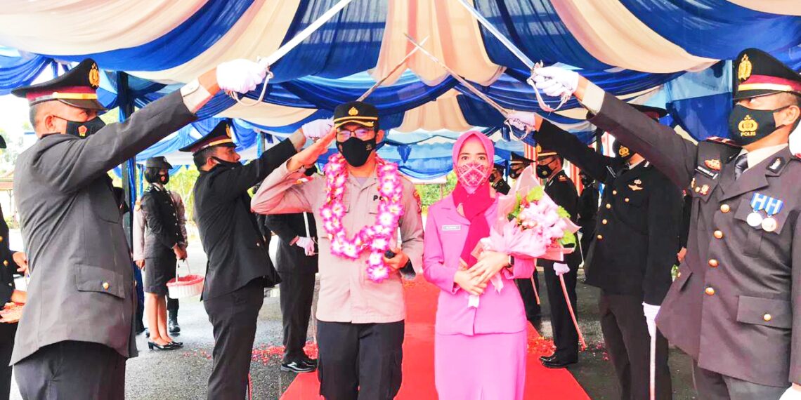 Berselimutkan Rasa Haru, Warnai Pelepasan AKBP Ike Krisna Tinggalkan Mapolres Natuna