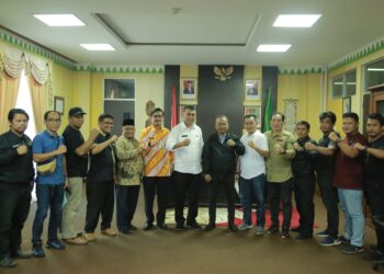 Tiba Di Natuna, Ketum PWI Disambut Hangat Bupati Natuna