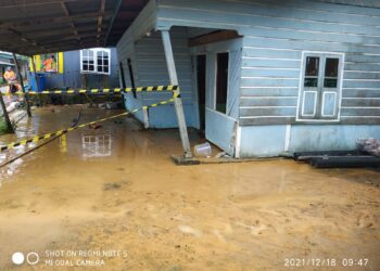 Akibat Hujan Deras dan Tanah Longsor, Tiga Rumah Warga Putik Amblas