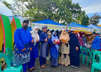 Stand Bazaar Promo Produk UMKM dari Barang Bekas