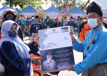 Perdana, Rahma Kirimkan 1.000 Surat Untuk Anak Berprestasi