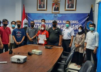 Satres Narkoba Bintan Serahkan Tiga Tersangka Penyalahgunaan Narkoba Ke BNN Tanjungpinang