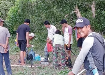 Wakil Ketua BPD Desa Sepempang Goro Bersama Warga Beringin Jaya