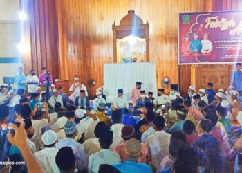 Ust. Das’at Latif : Banyaklah Bersholawat Kepada Rasulullah Agar Do’a Kita Tidak Digantungkan Allah