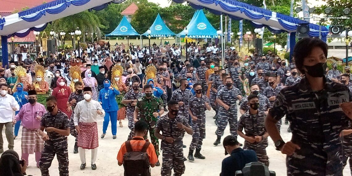 Pj. Sekda Prov Kepri Eko Sumbaryadi Resmikan Festival Zapin Penyengat