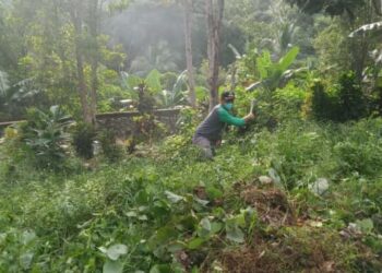 Lurah Tarempa Lakukan Sabtu Bersih