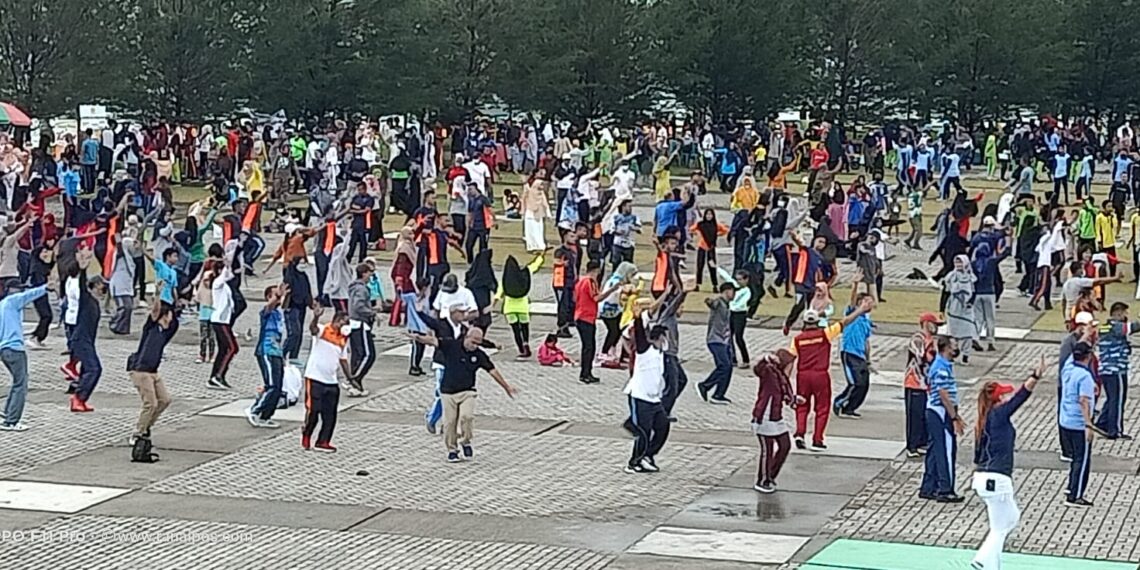 Ribuan Masa Padati Pantai Piwang