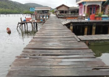 Hampir 25 Tahun, Jembatan Pelantar Kuala Maras Tak Direnovasi Hampir Roboh