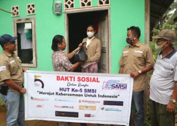 Peringati HUT Ke-5, SMSI Natuna Bagikan Bingkisan Kepada Penerima Manfaat