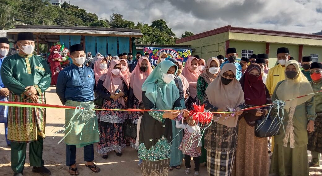 Bupati H Abdul Haris Hadiri Pembukaan Peresmian Stand Bazar MTQ Ke VII Anambas