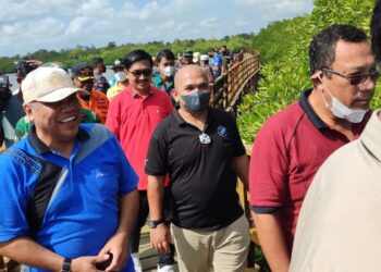 Wan Arismunandar Hadiri Peresmian Wisata Mangrove Pering, Himbau Warga Segera Kunjungi
