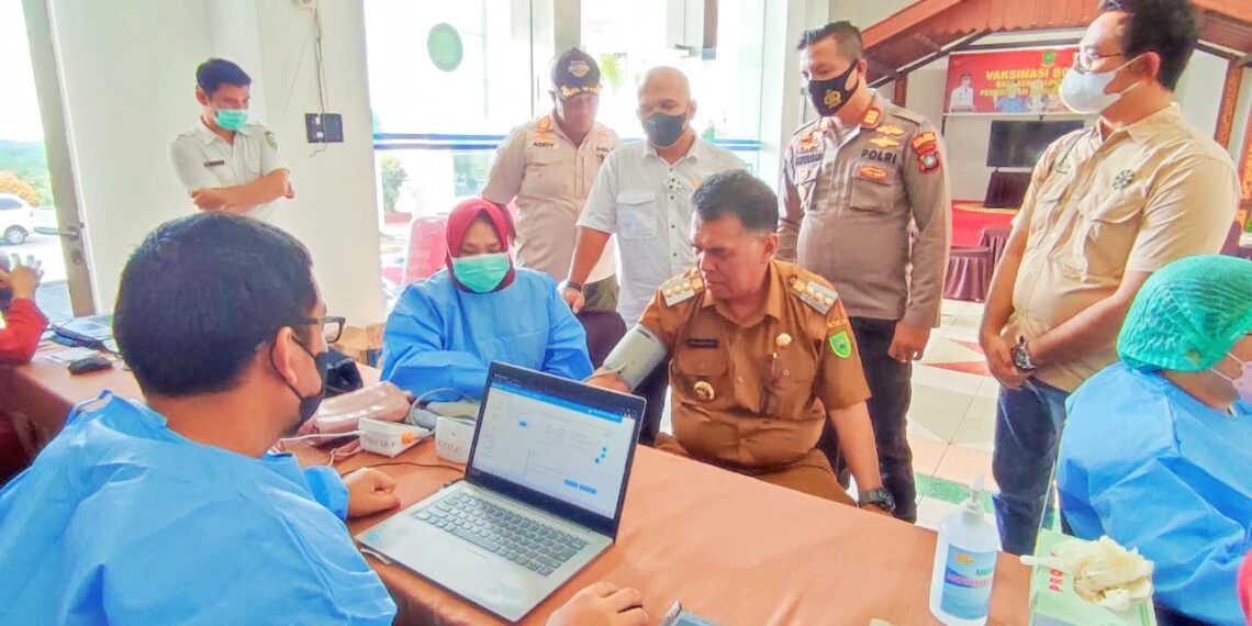Genjot Vaksinasi, Pemkab Natuna Gelar Vaksinasi di Ruang Lobi Kantor Bupati Natuna