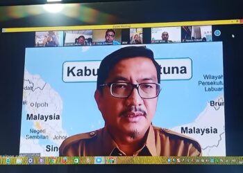 Sekda Natuna Boy Wijanarko Pimpin Rapat PKP Melalui Zoom