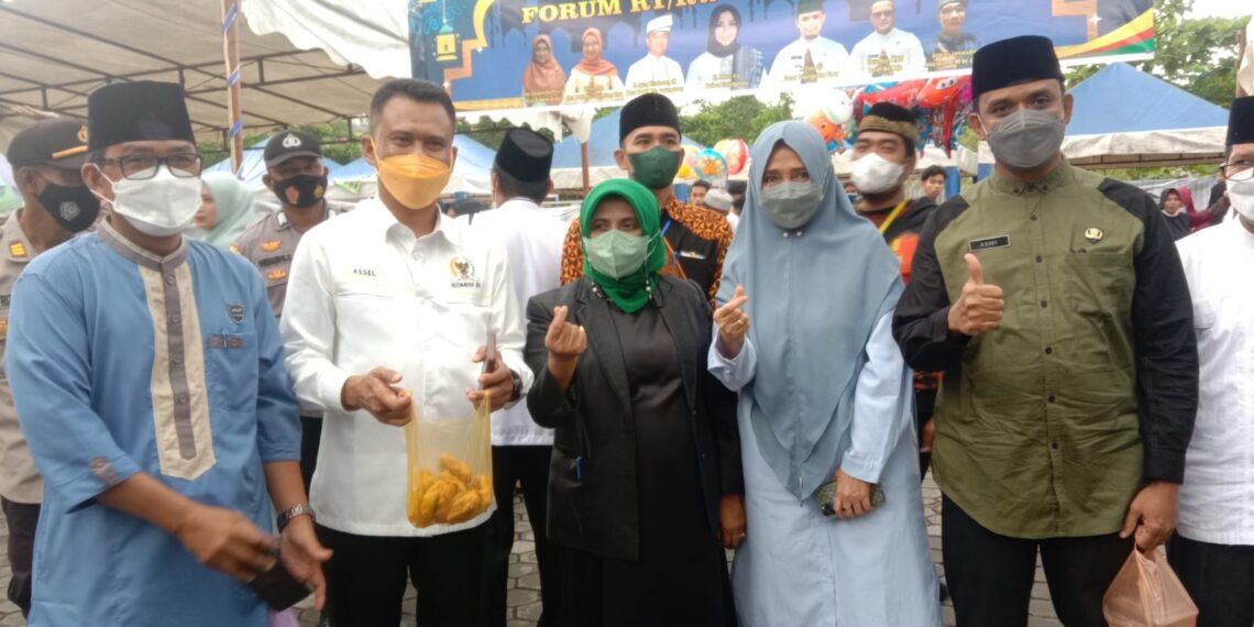 Wako Hj. Rahma, Resmikan Bazar Ramadhan Forum RT/RW Kel. Air Raja