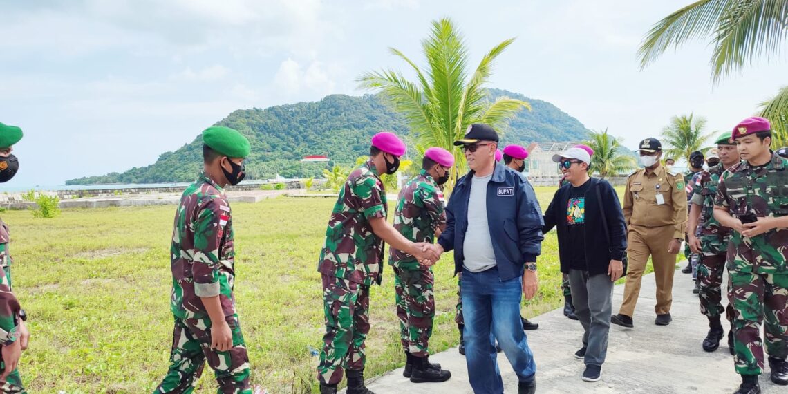 Bupati Natuna Wan Siswandi Dampingi BPK Kepri Kunjungi Pamputer Sekatung