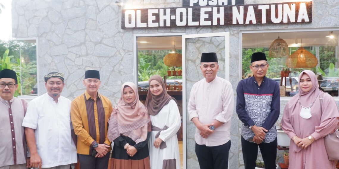 Dukung Pemasaran Produk UKM, Bupati Natuna Resmikan Pusat Oleh-oleh NDR