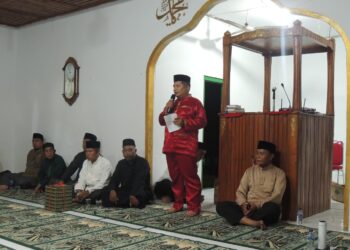Safari Ramadhan di Desa Mampok, Kades Minta Pembangunan Jalan Penghubung