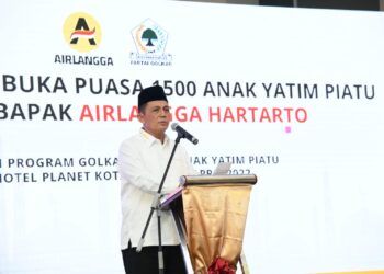 Ansar Dampingi Airlangga Buka Bersama 1800 Anak Yatim Piatu