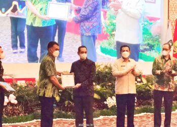 Bupati Natuna Raih 2 Penghargaan dari KPK