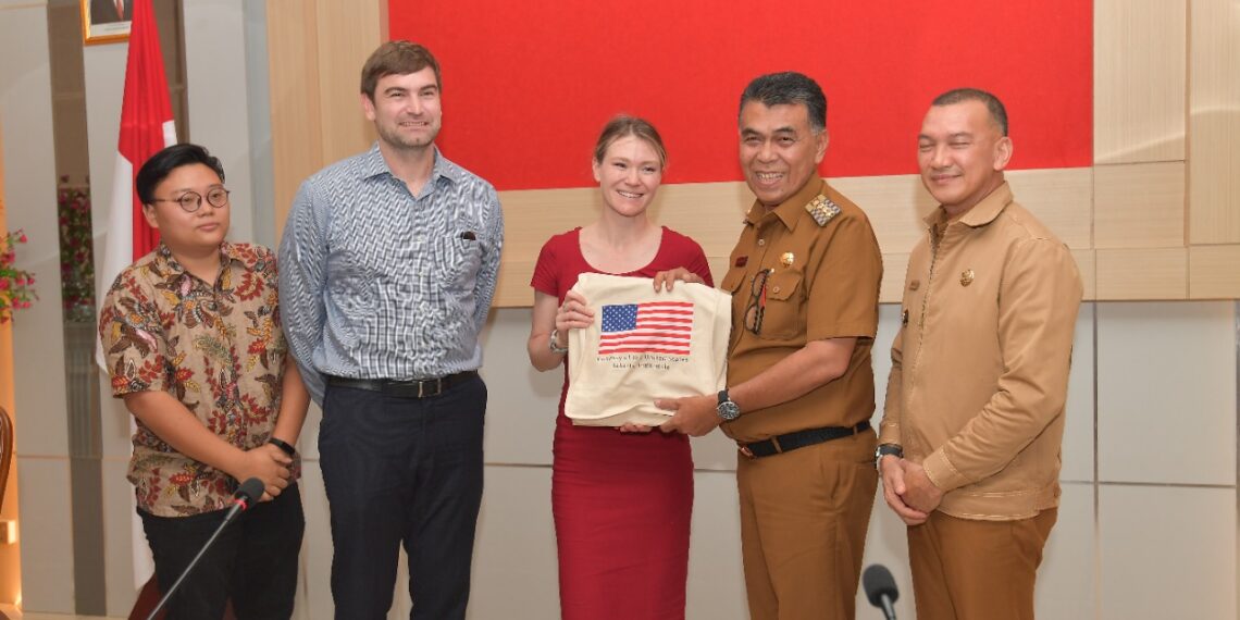 Bupati Natuna Sambut Baik Kunjungan Kedubes Amerika Serikat