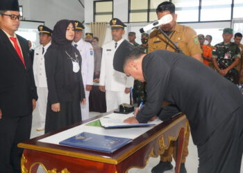 Kembali Lantik PNS, Bupati Natuna Wan Siswandi Harapkan Bekerja Sesuai Tupoksi