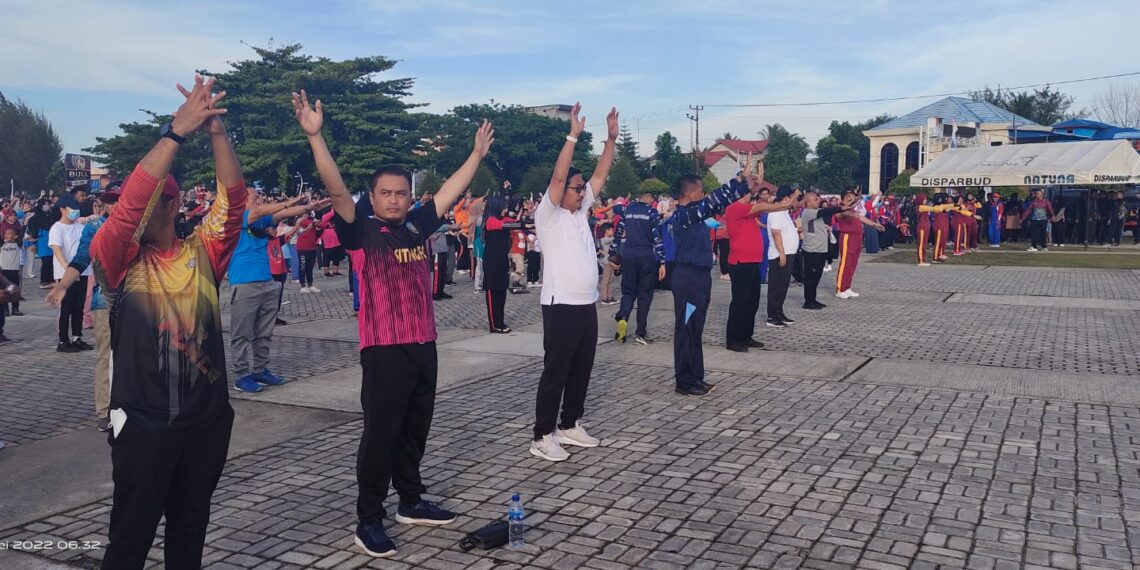 Ribuan Masyarakat Serbu Acara Senam Bersama Peringatan 1 Tahun WS-RH