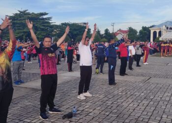 Ribuan Masyarakat Serbu Acara Senam Bersama Peringatan 1 Tahun WS-RH
