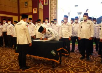 Sekdaprov Adi Hadiri Pelantikan Pengurus DPD APDESI Provinsi Kepulauan Riau