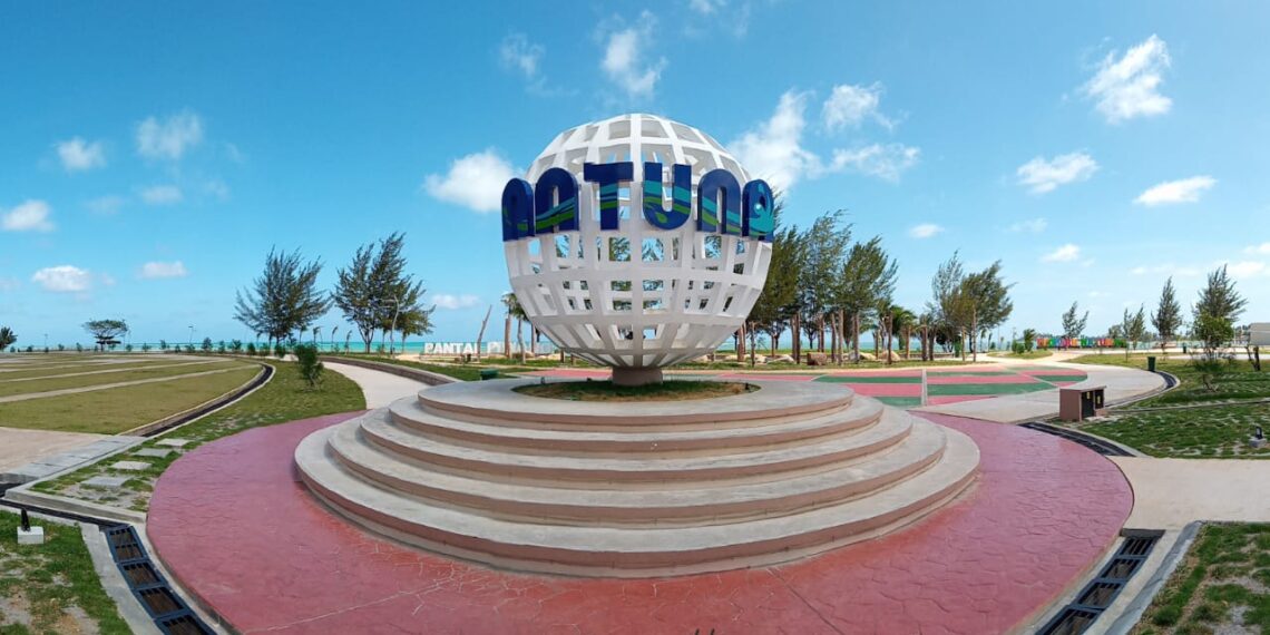 Kadis DLH Natuna Ajak Pengunjung Jaga Kebersihan Pantai Piwang