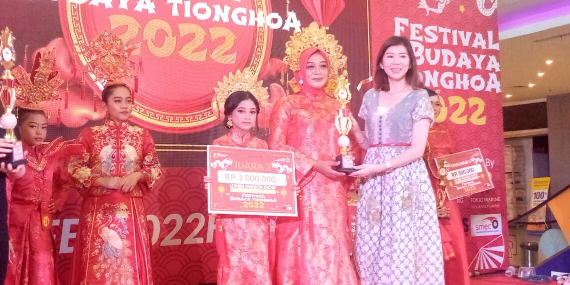 Anggota DPR RI Cen Sui Lan Hadiri Penutupan Festival Budaya Tionghoa 2022