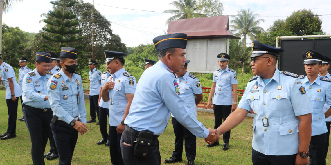 Lapas Kelas IIA Tanjungpinang Laksanakan Upacara Kenaikan Pangkat Terhadap 38 ASN