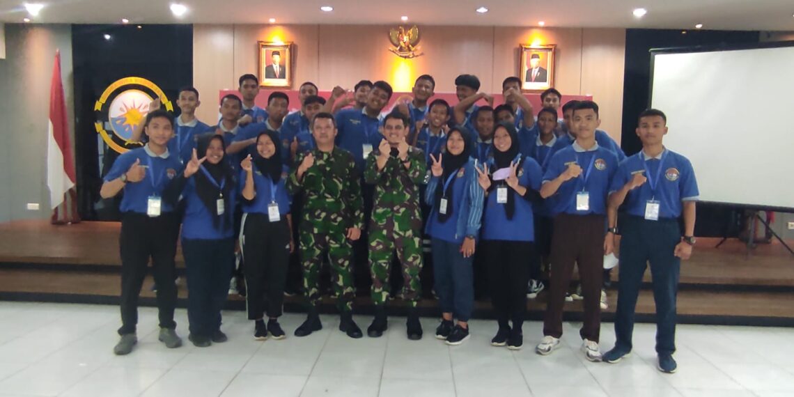 Lantamal IV Selenggarakan Kegiatan Komsosmar Dengan Keluarga Besar Tentara