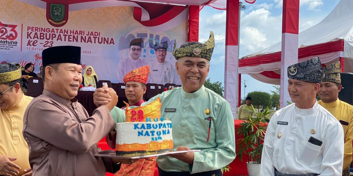 Kapolres Natuna, Surprice Kue Sinergitas dan Ucapkan Selamat HUT Natuna ke 23