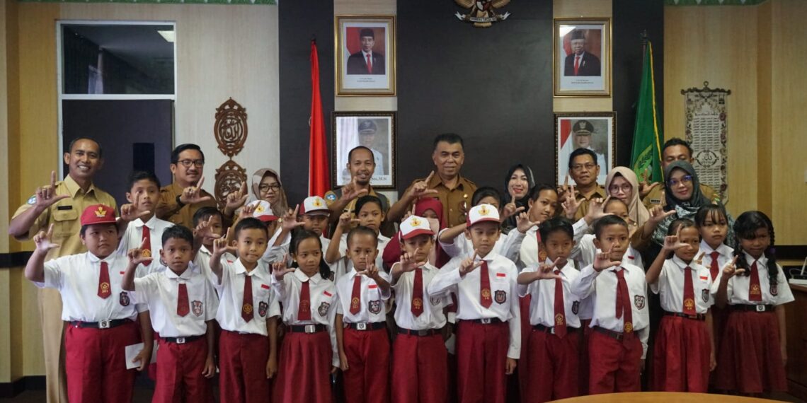 Bupati Natuna Gelar Audiensi Bersama Siswa Siswi SD 004 Pian Tengah